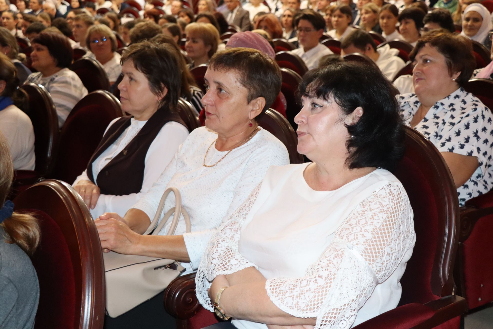 В Нурлате торжественное открытие памятника Габдулле Кариеву продолжился большим праздничным концертом