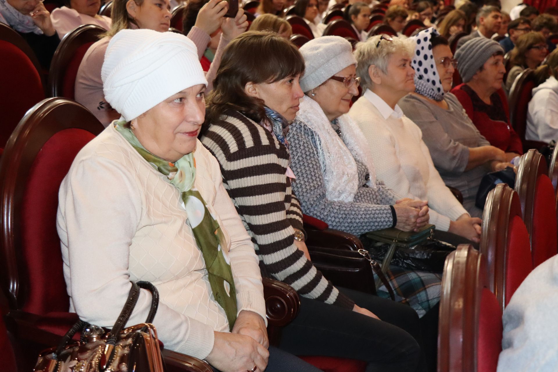 В Нурлате торжественное открытие памятника Габдулле Кариеву продолжился большим праздничным концертом