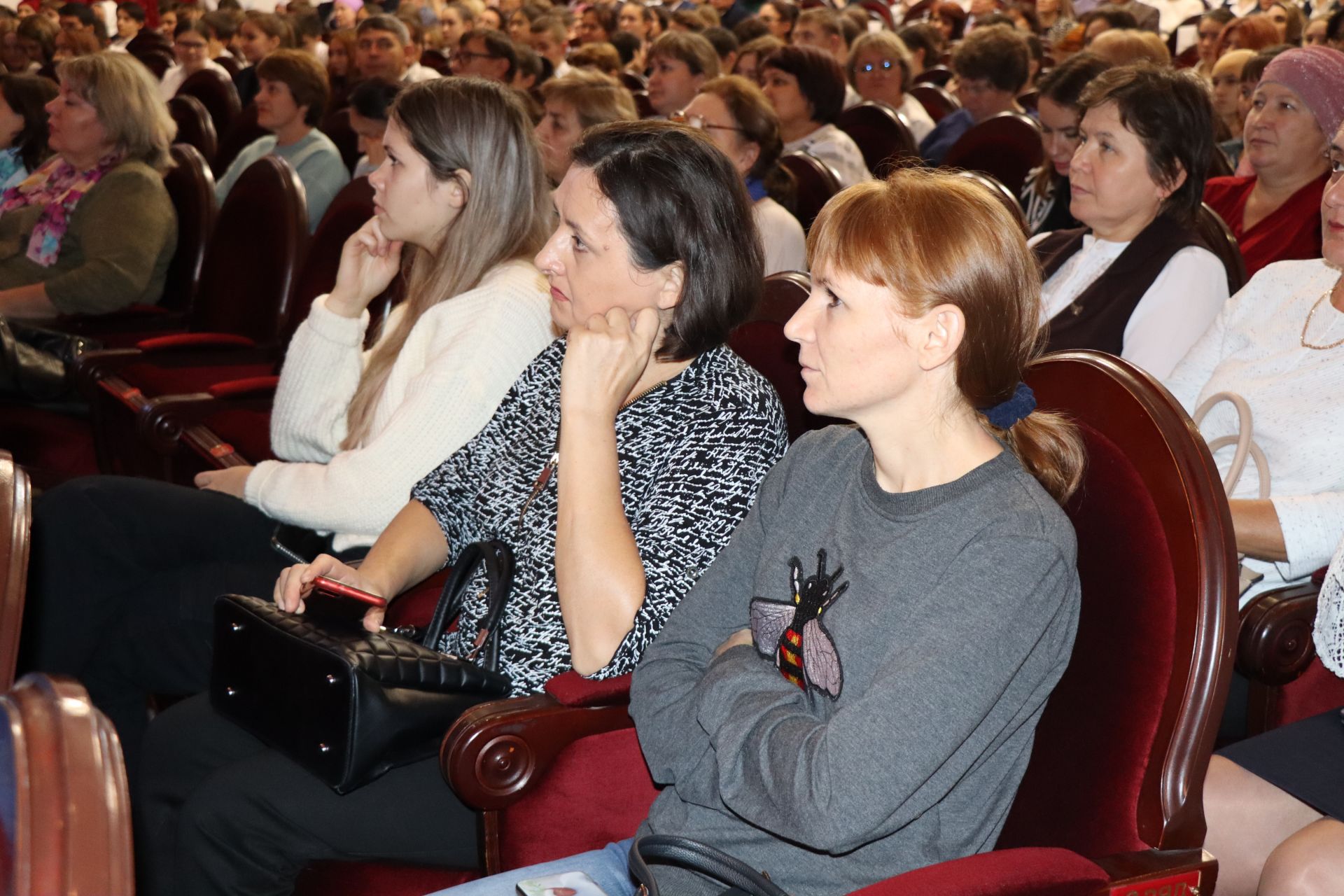 В Нурлате торжественное открытие памятника Габдулле Кариеву продолжился большим праздничным концертом