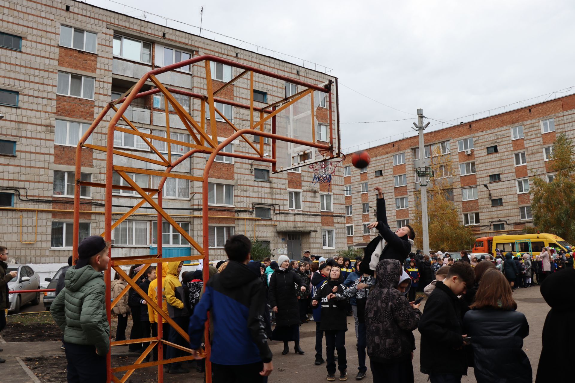 В Нурлате праздник пришел в еще один дружный двор