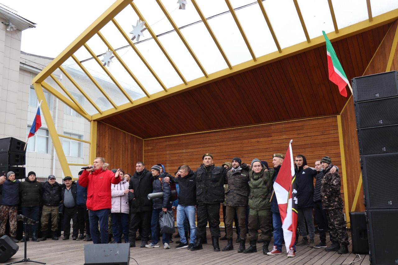 В Нурлате торжественно проводили мобилизованных земляков