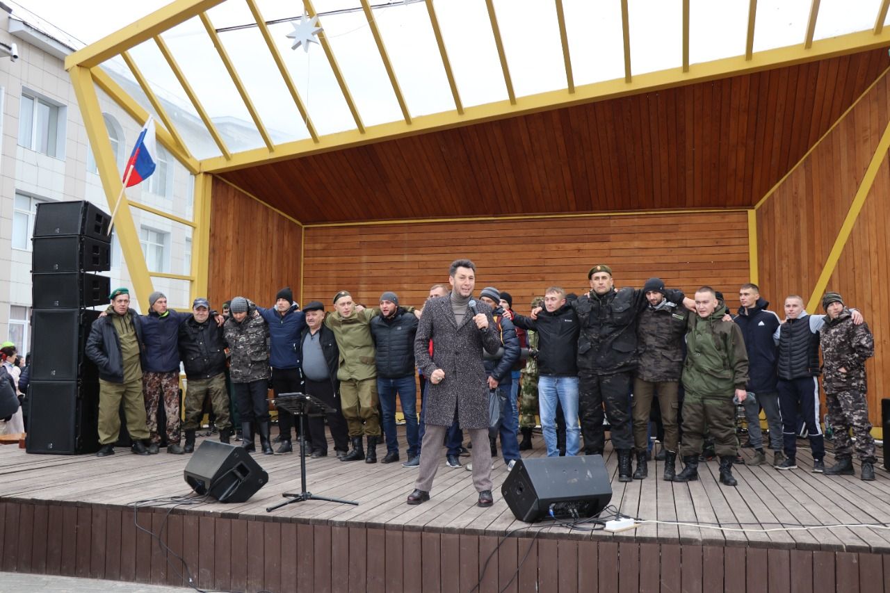 В Нурлате торжественно проводили мобилизованных земляков