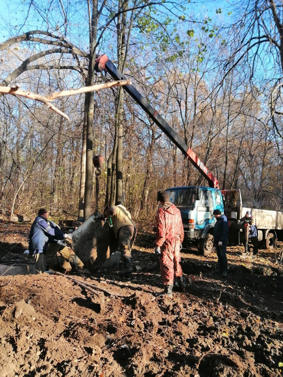 Нурлат районының Киекле авылы халкы уртак көч белән борынгы чишмәне төзекләндергән