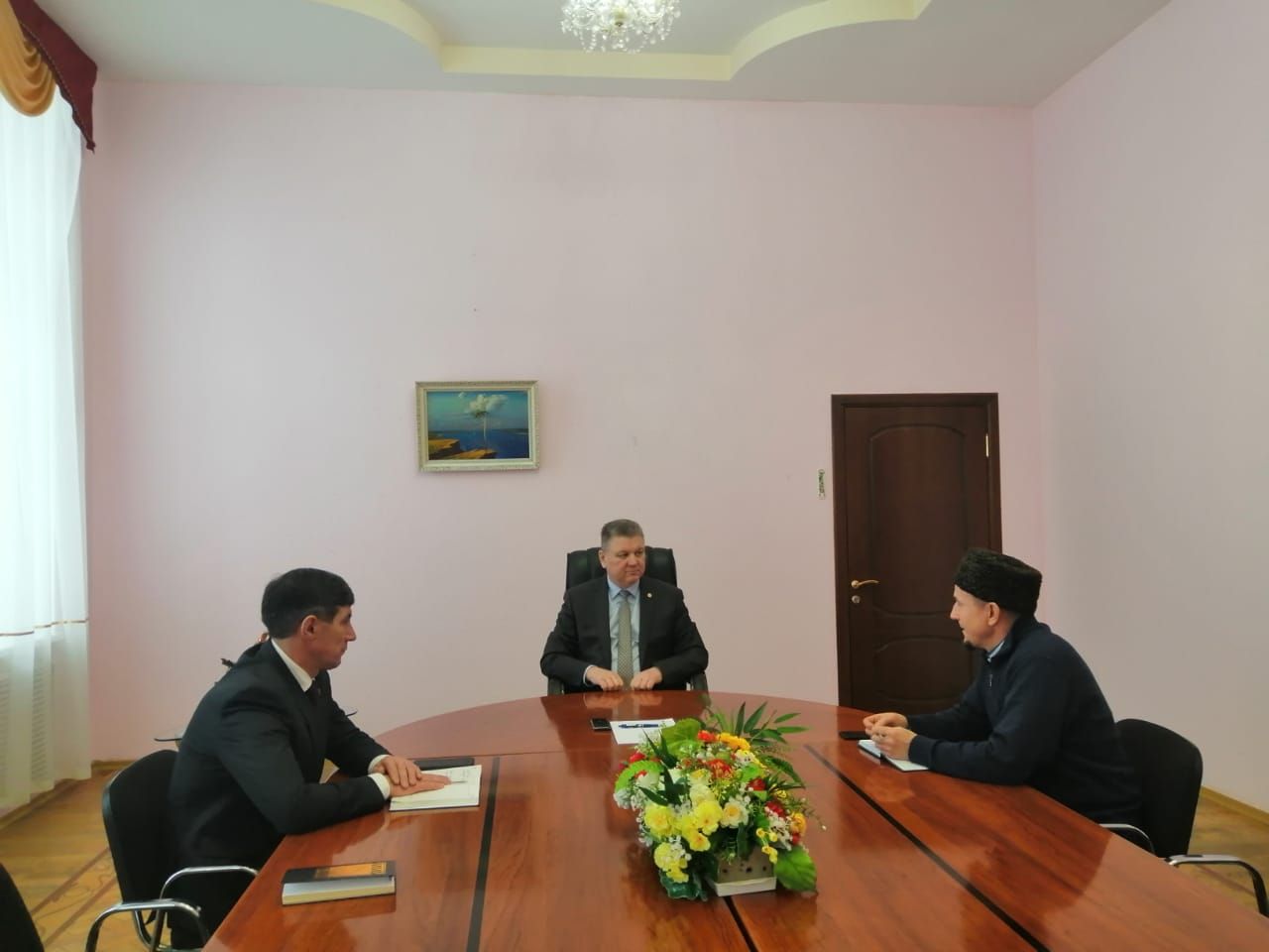Глава Нурлатского района встретился с новым имамом-мухтасибом