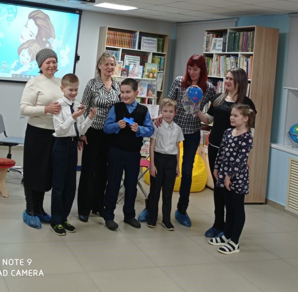 Читатели Нурлатской детской библиотеки вместе с мамами прошли тест на эрудицию
