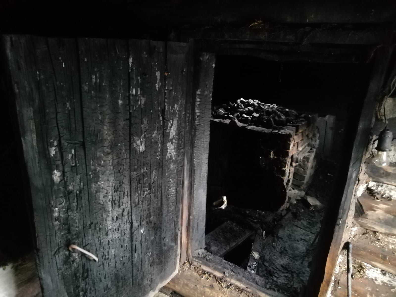 Баня выгорела из-за перекала печи
