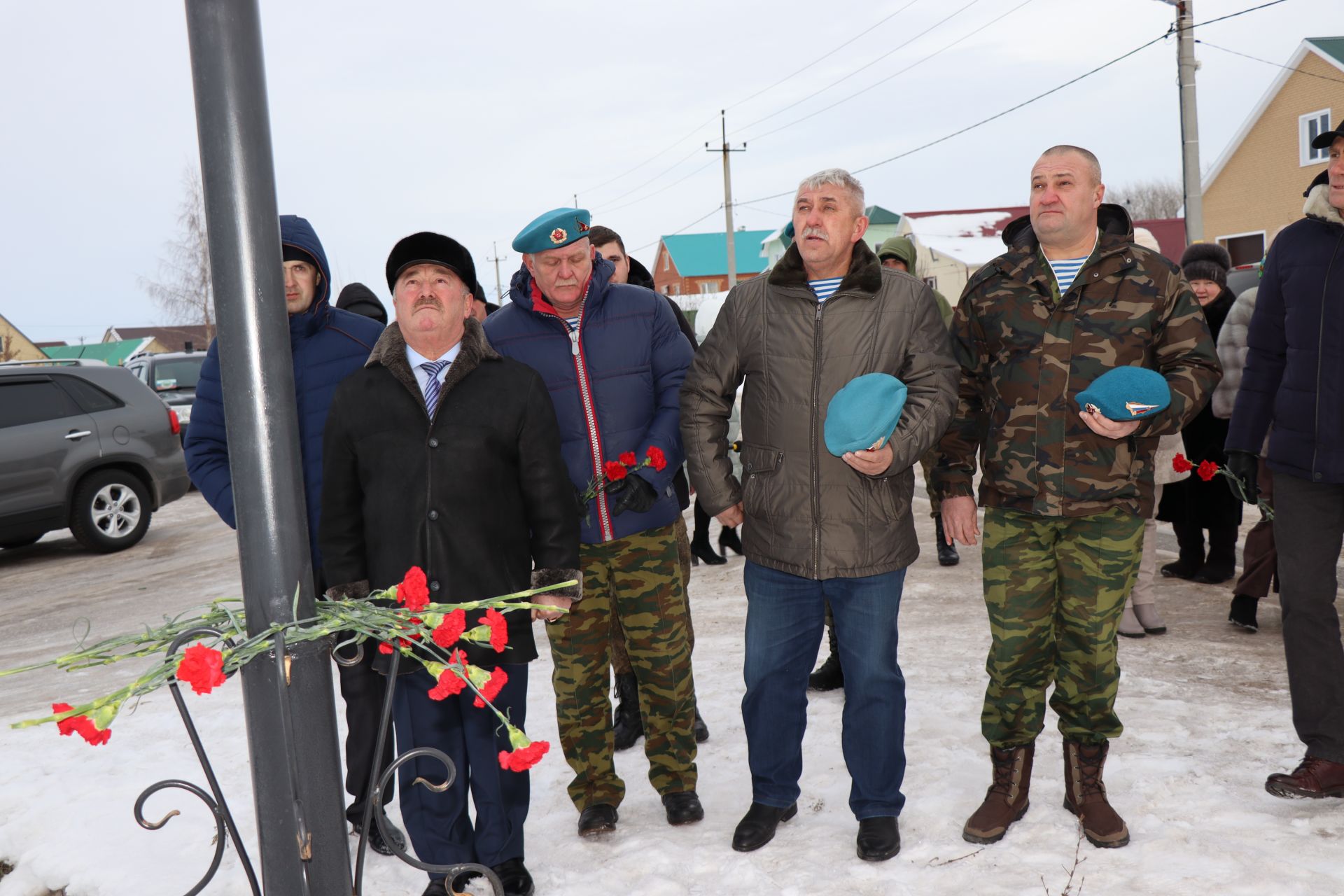 В Нурлате торжественно открыли мемориальный указатель в честь воина-интернационалиста