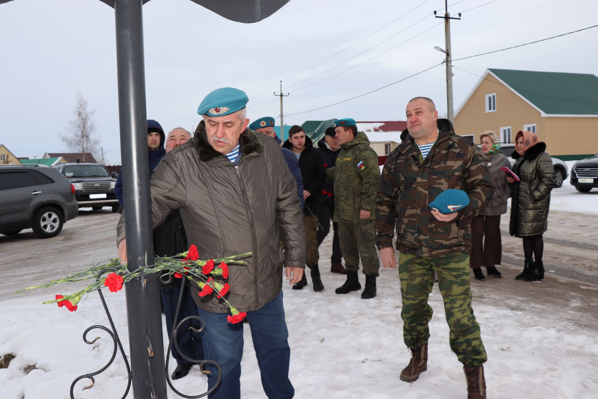 В Нурлате торжественно открыли мемориальный указатель в честь воина-интернационалиста