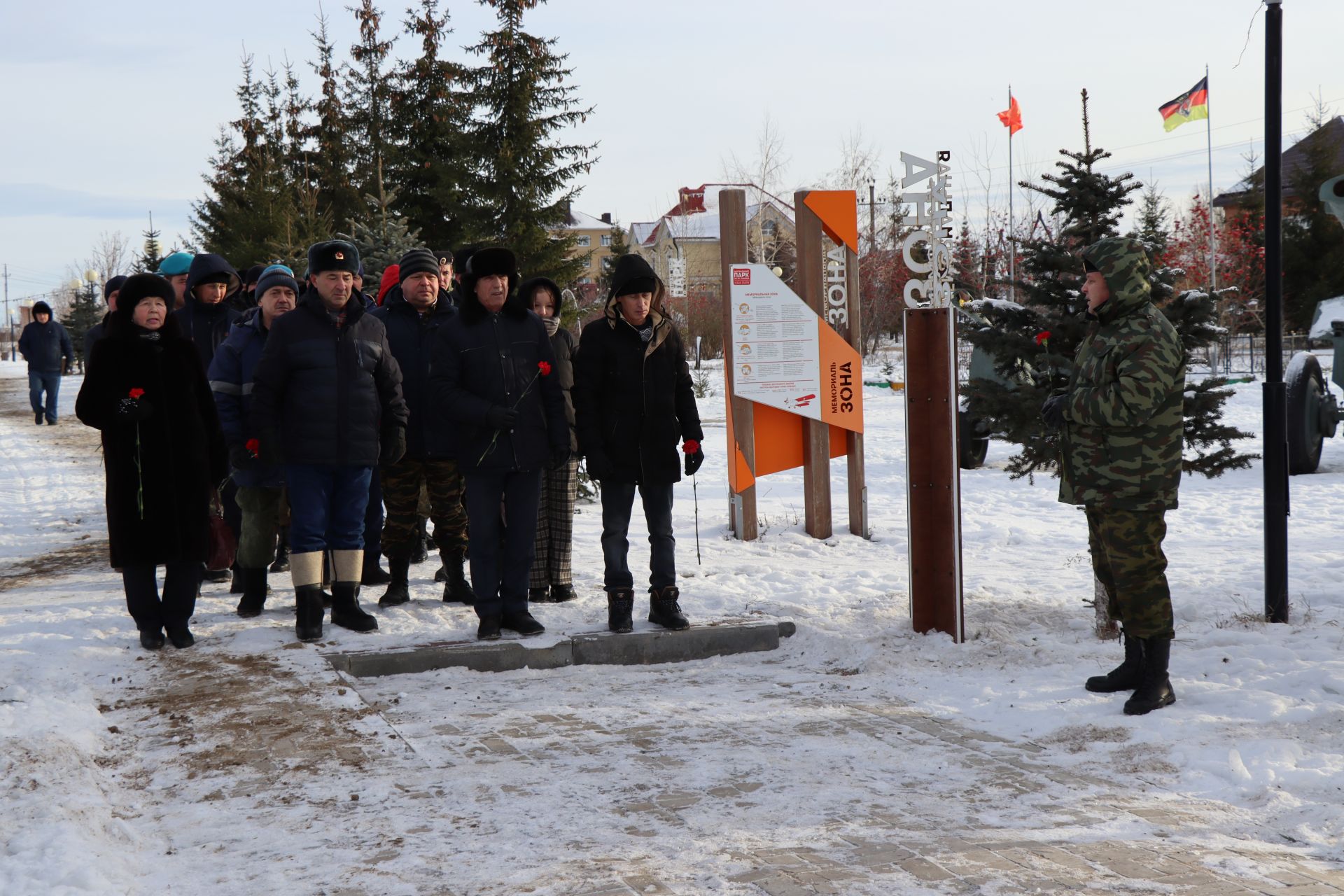 Нурлатцы возложили цветы к памятнику воинам-интернационалистам