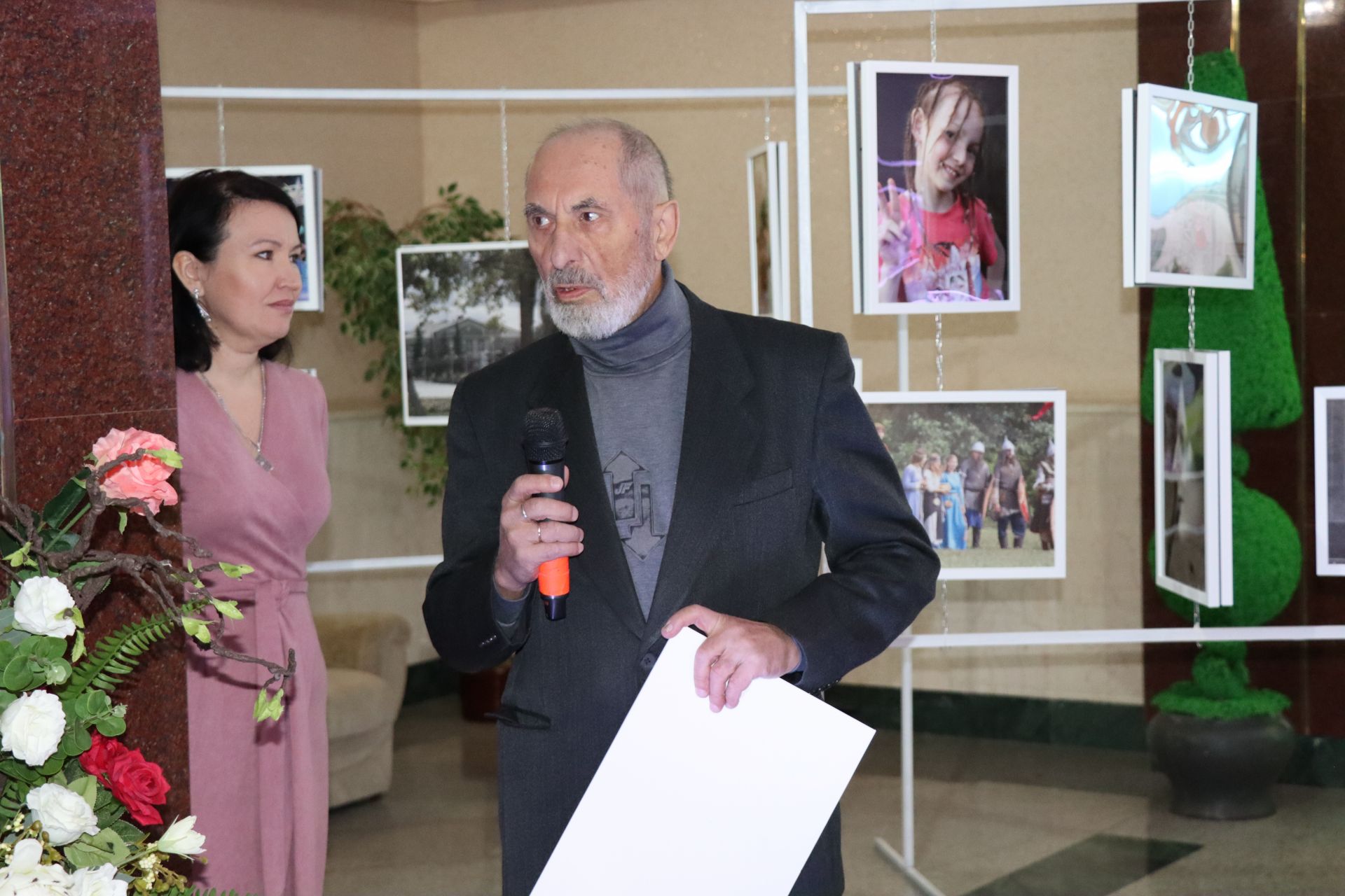 В Нурлате проходит персональная фотовыставка Олега Лизунова