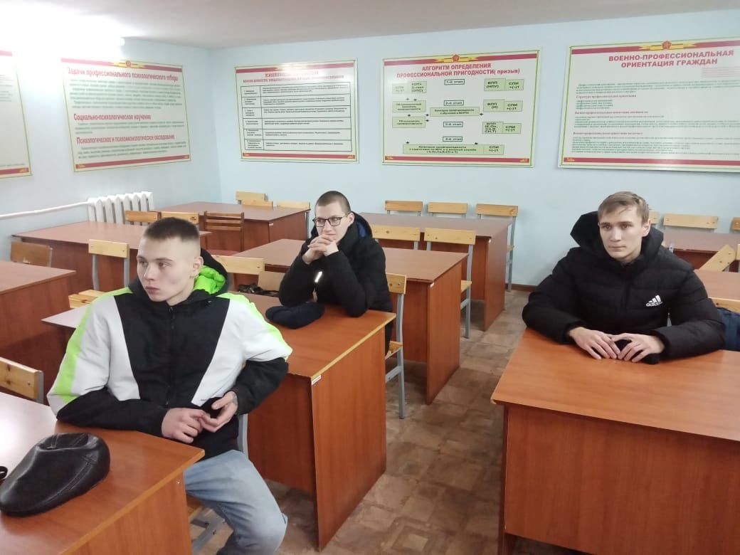 Нурлатцы проводили призывников на сборный пункт Казани