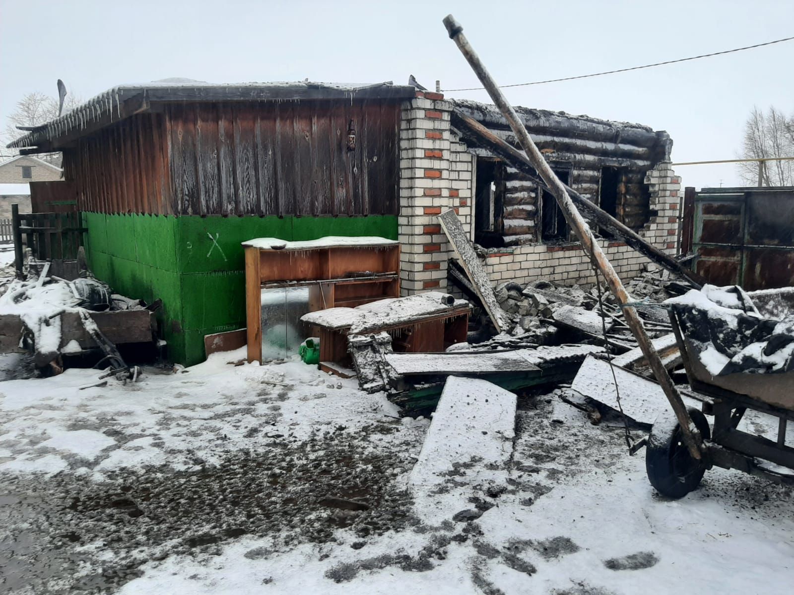 В Якушкине дом сгорел со всем имуществом