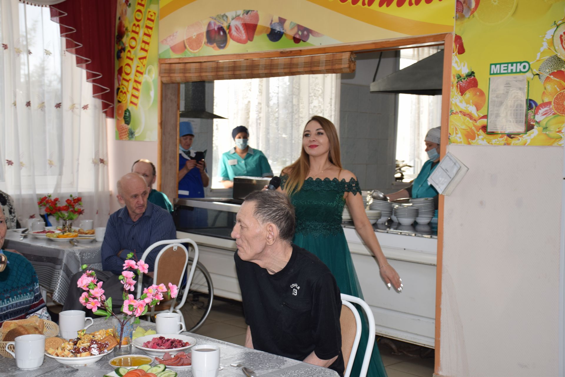 Подопечных Нурлатского дома-интерната для престарелых и инвалидов порадовали концертом