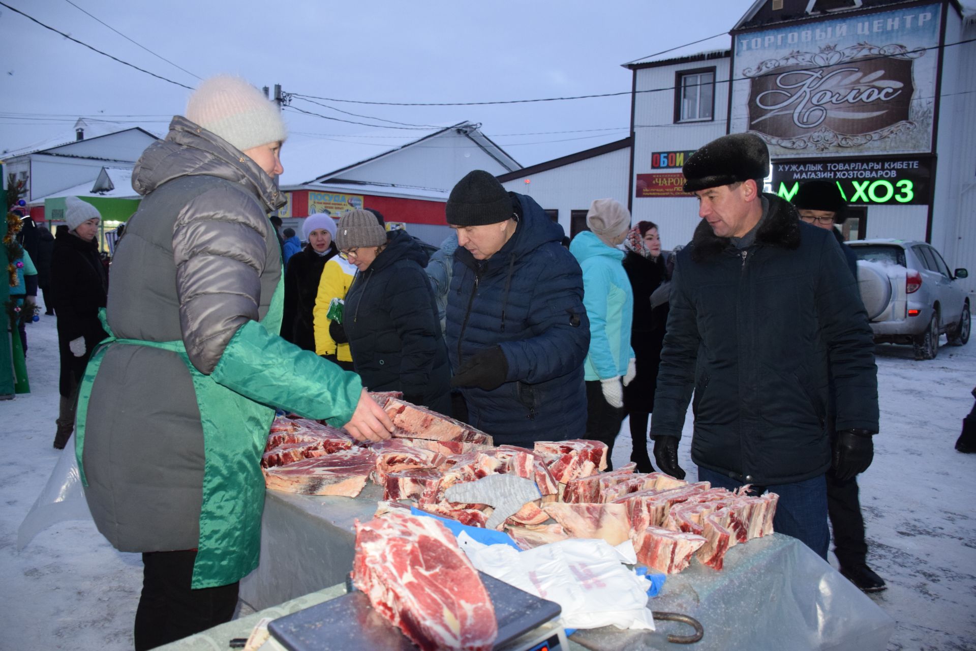 В Нурлате проходит предновогодняя ярмарка