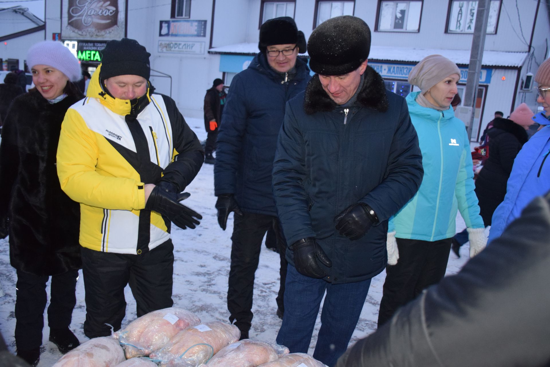 В Нурлате проходит предновогодняя ярмарка