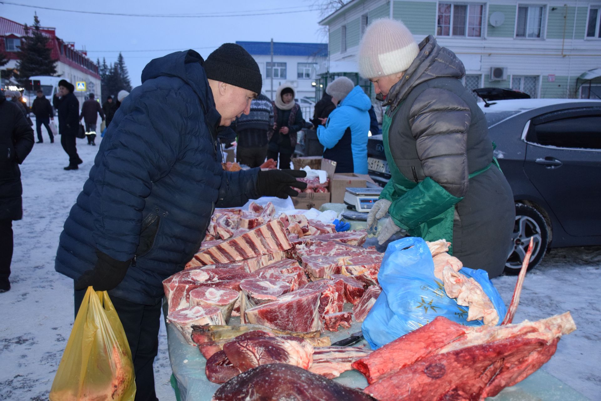 В Нурлате проходит предновогодняя ярмарка