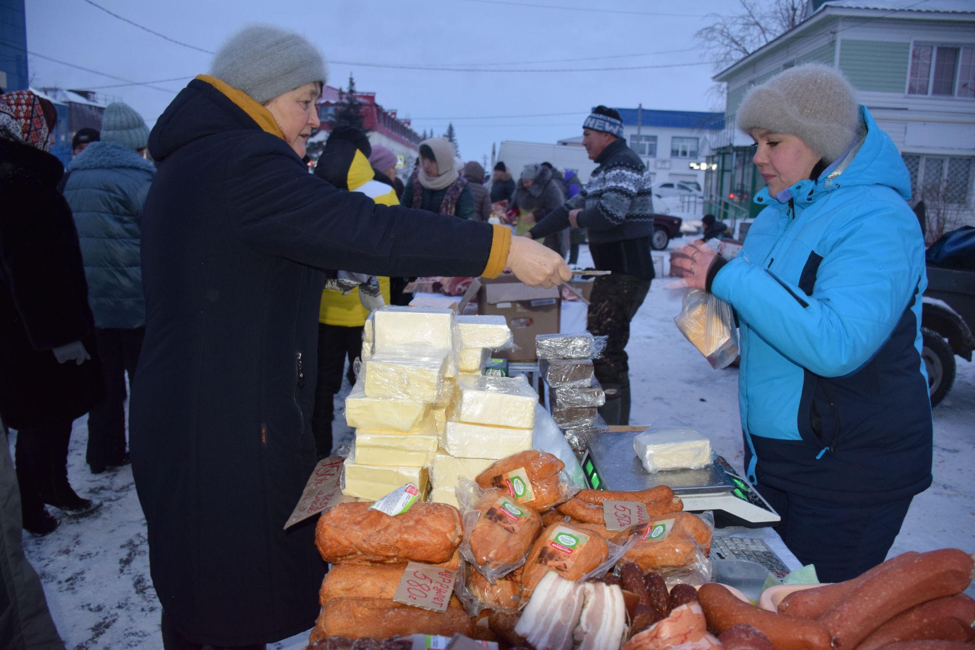 В Нурлате проходит предновогодняя ярмарка