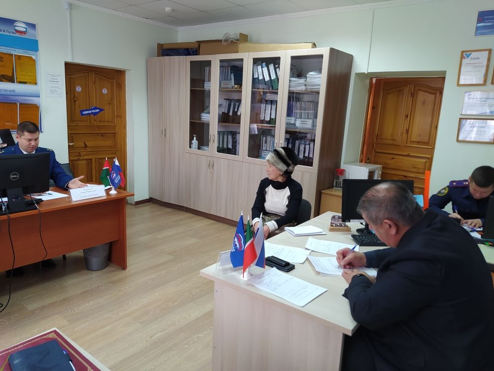 В Нурлатском местном отделении партии «Единая Россия» завершается Декада приемов граждан