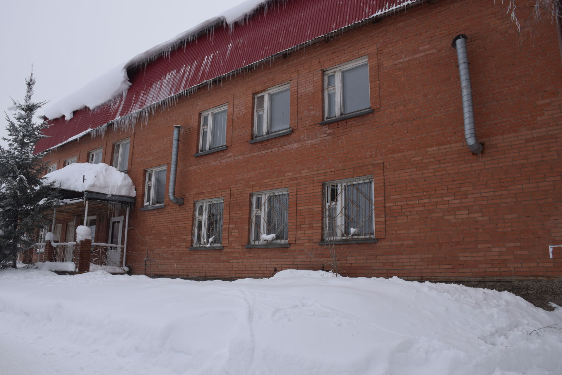 В здании инфекционного отделения Нурлатской больницы начался капитальный ремонт