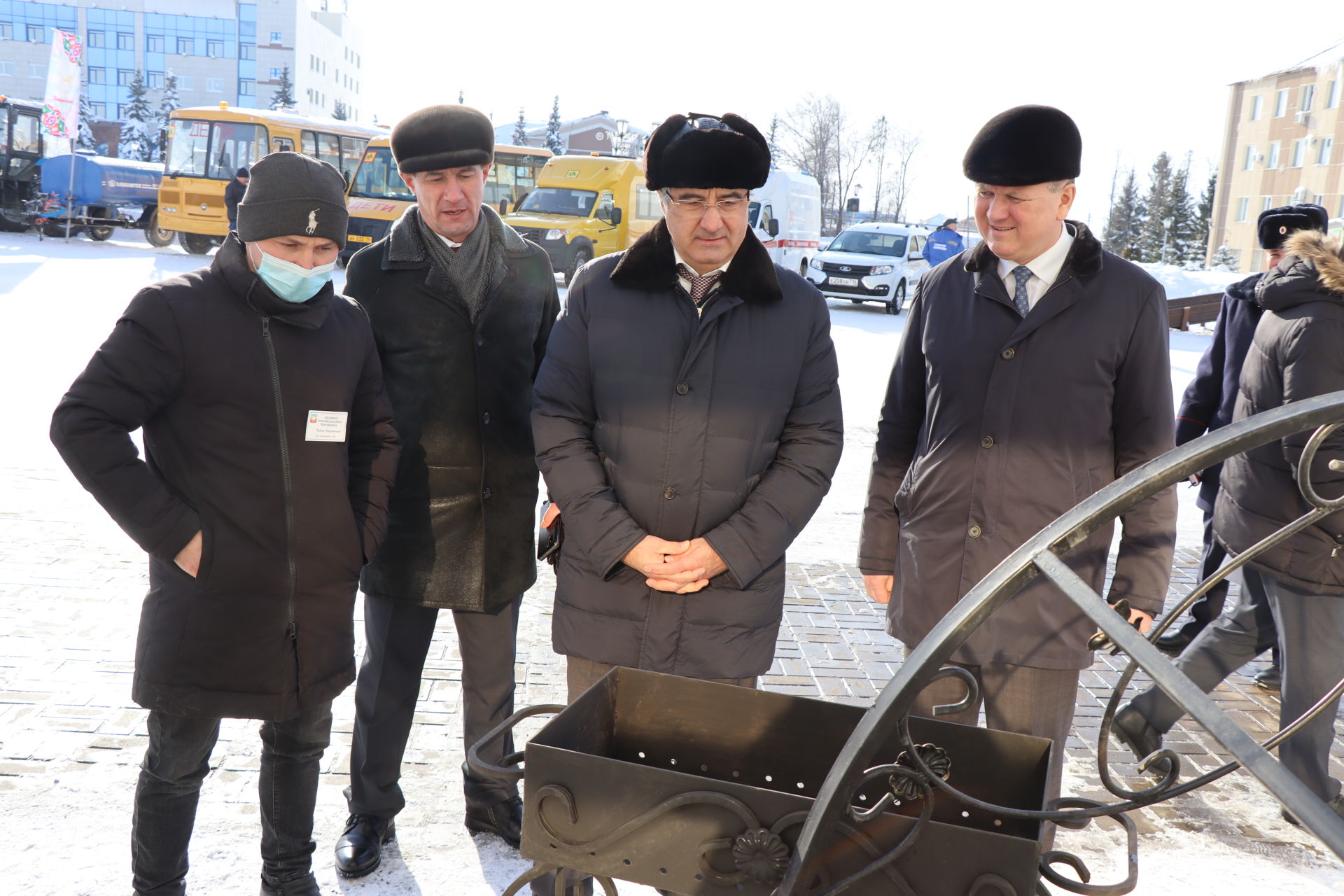 Итоговая сессия Нурлатского муниципального района началась с выставки достижений