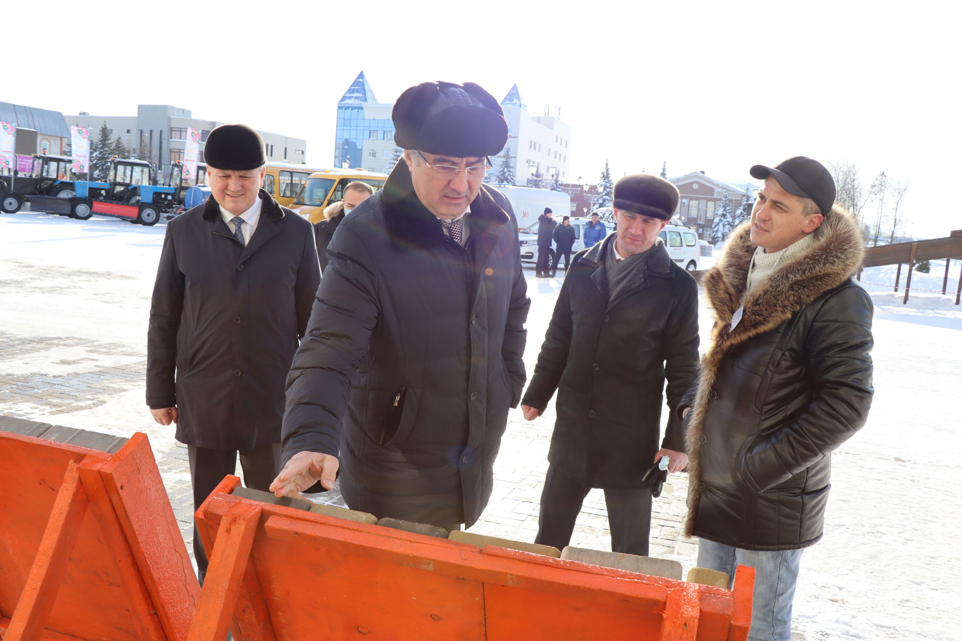 Итоговая сессия Нурлатского муниципального района началась с выставки достижений