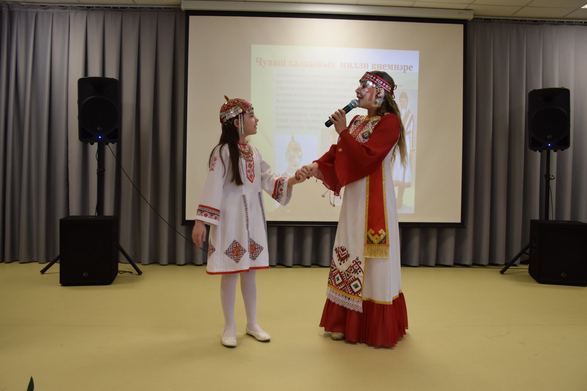 Нурлатцы отметили Международный день родного языка большим концертом