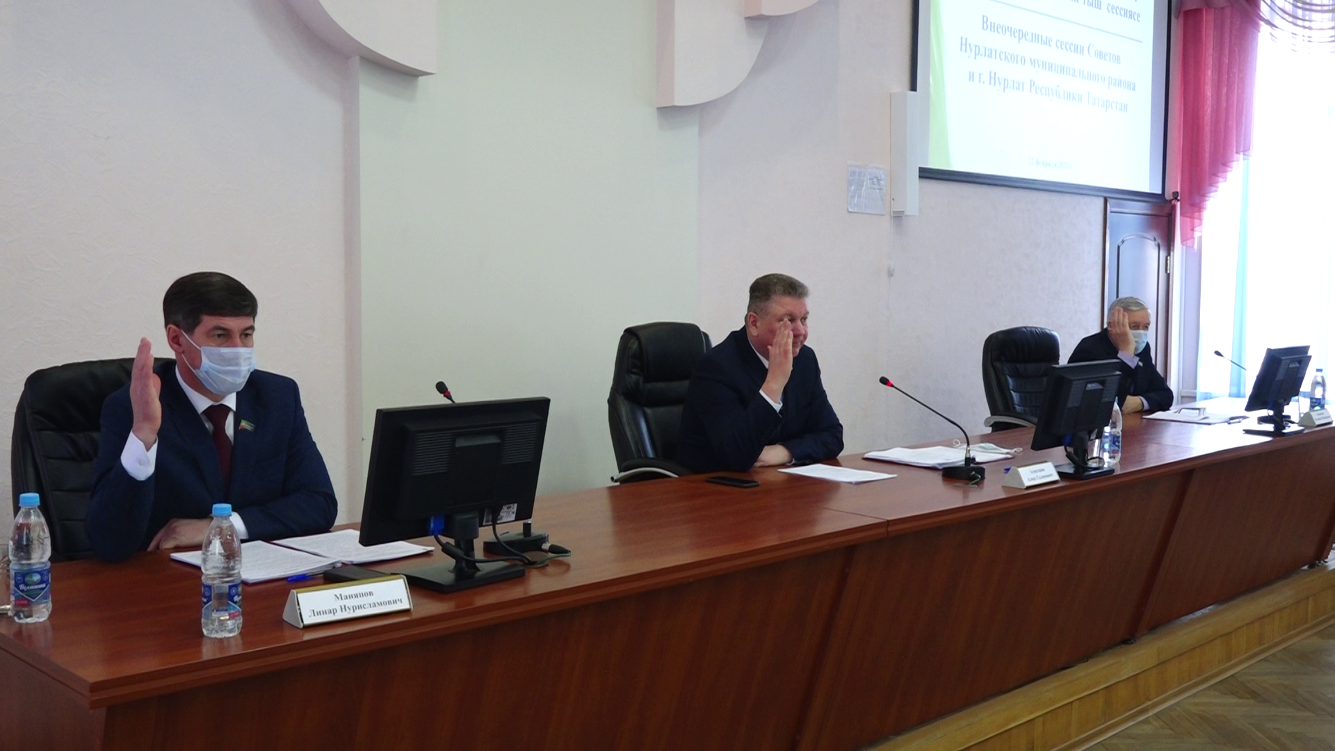 Внеочередная сессия Советов Нурлатского муниципального района и города Нурлат прошла 22 февраля 2022 года