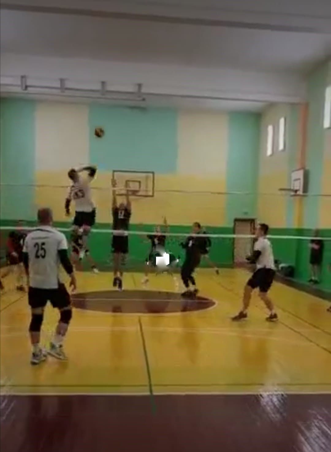 В Нурлате проходит чемпионат города по волейболу