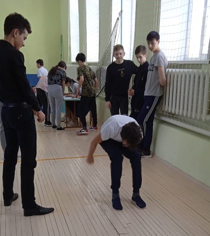 Учащиеся Среднекамышлинской школы дружно сдали нормы ГТО 