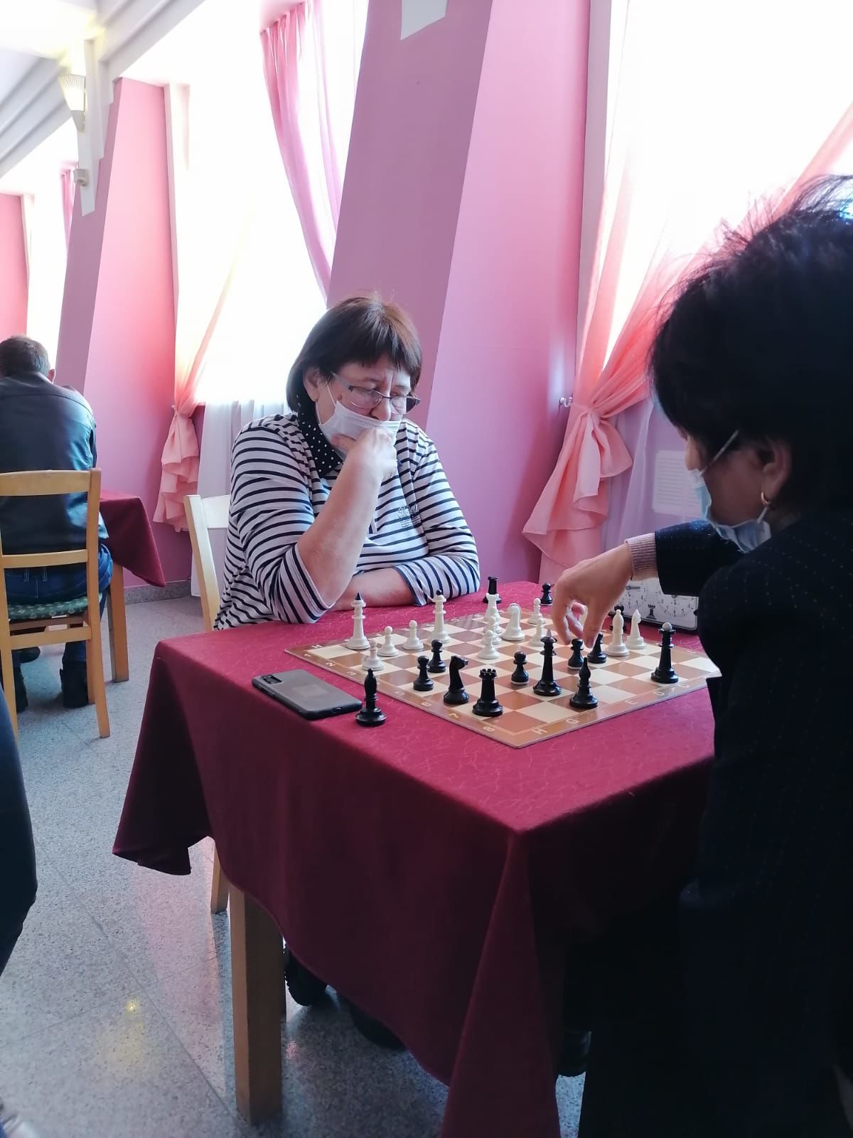В преддверии 8 Марта нурлатские женщины сыграли в шахматы и шашки