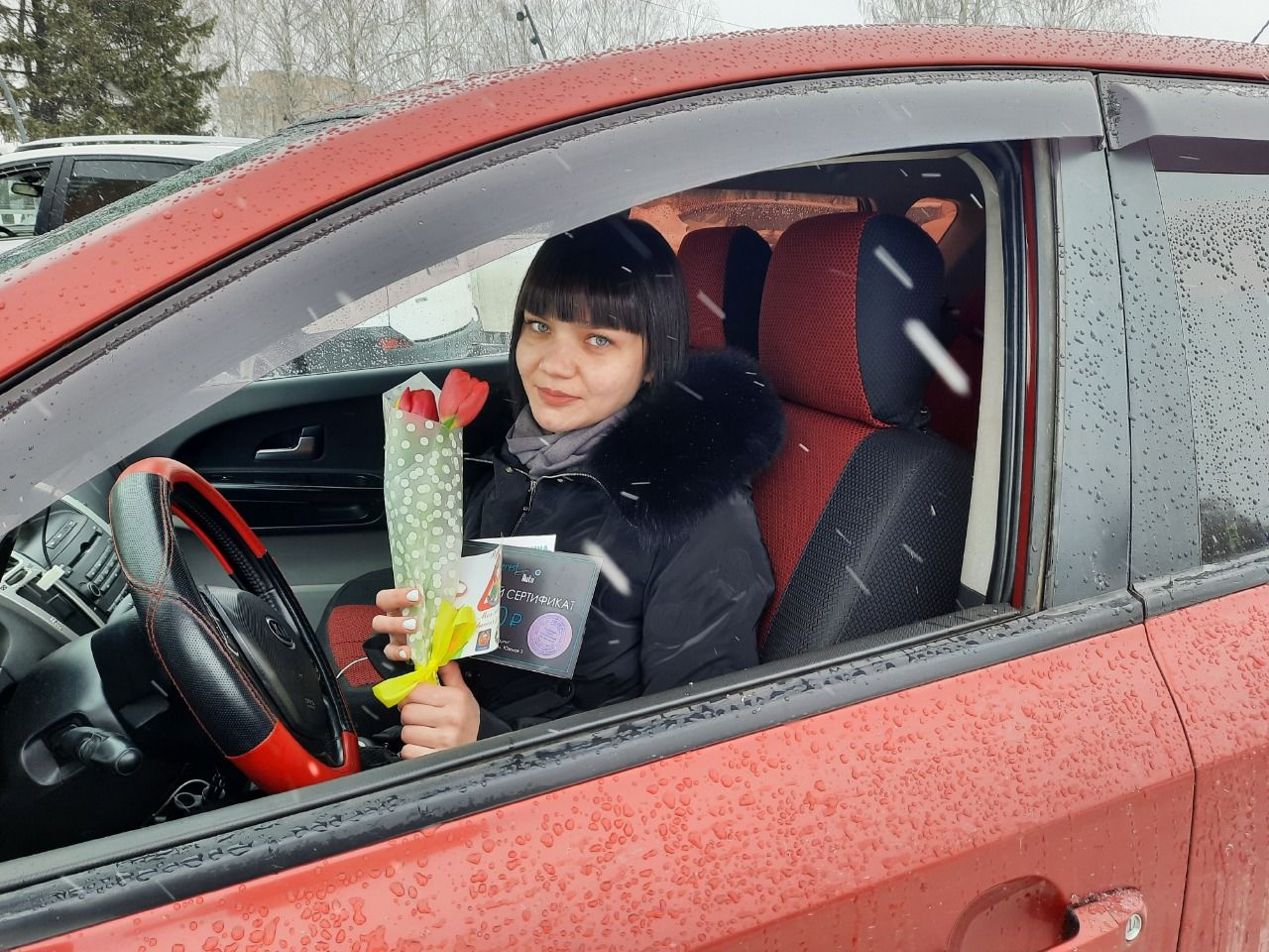 Автоинспекторы Татарстана поздравляют женщин-водителей с Международным женским днем 