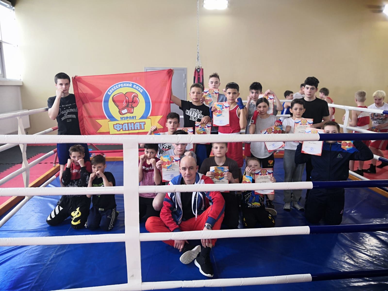 Члены нурлатского боксерского клуба «Фанат» приняли участие в матчевой встрече в Черемшане