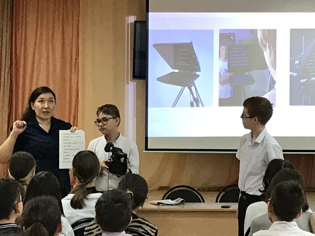 Журналисты «Нурлат-информа» проводят классные часы для школьников