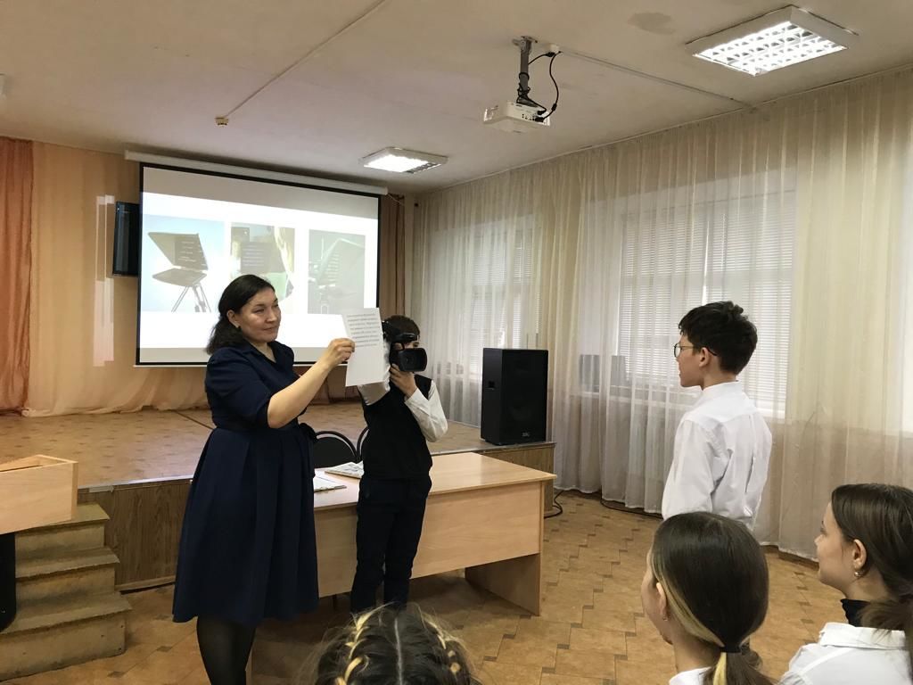 Журналисты «Нурлат-информа» проводят классные часы для школьников