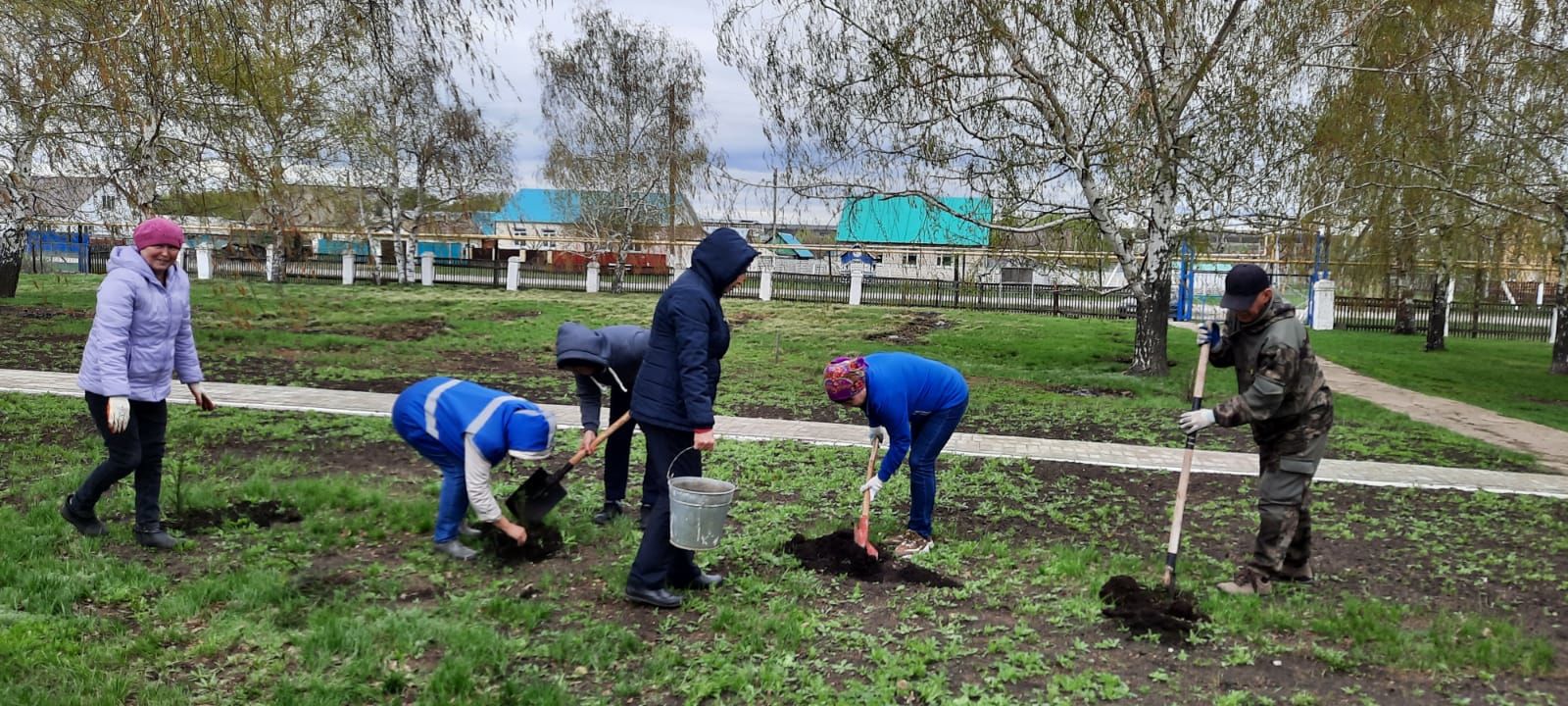 Алмаз Ахметшин принял участие в акции «Сад памяти»