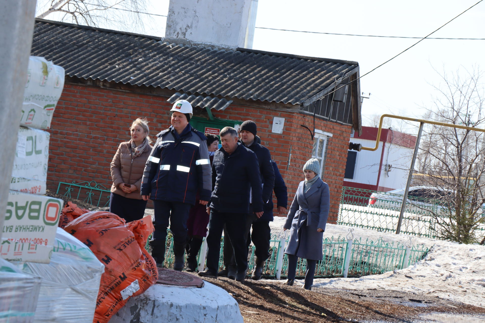 Глава Нурлатского района Алмаз Ахметшин ознакомился с ходом капитального ремонта Якушкинской школы