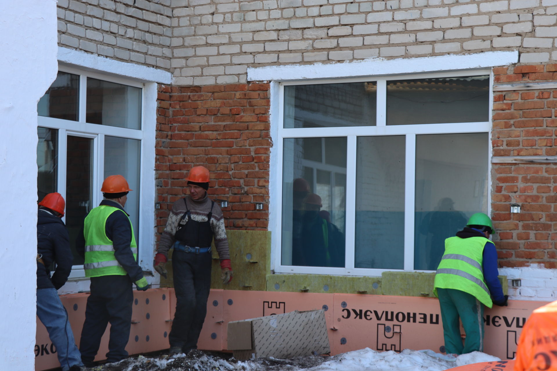 Глава Нурлатского района Алмаз Ахметшин ознакомился с ходом капитального ремонта Якушкинской школы