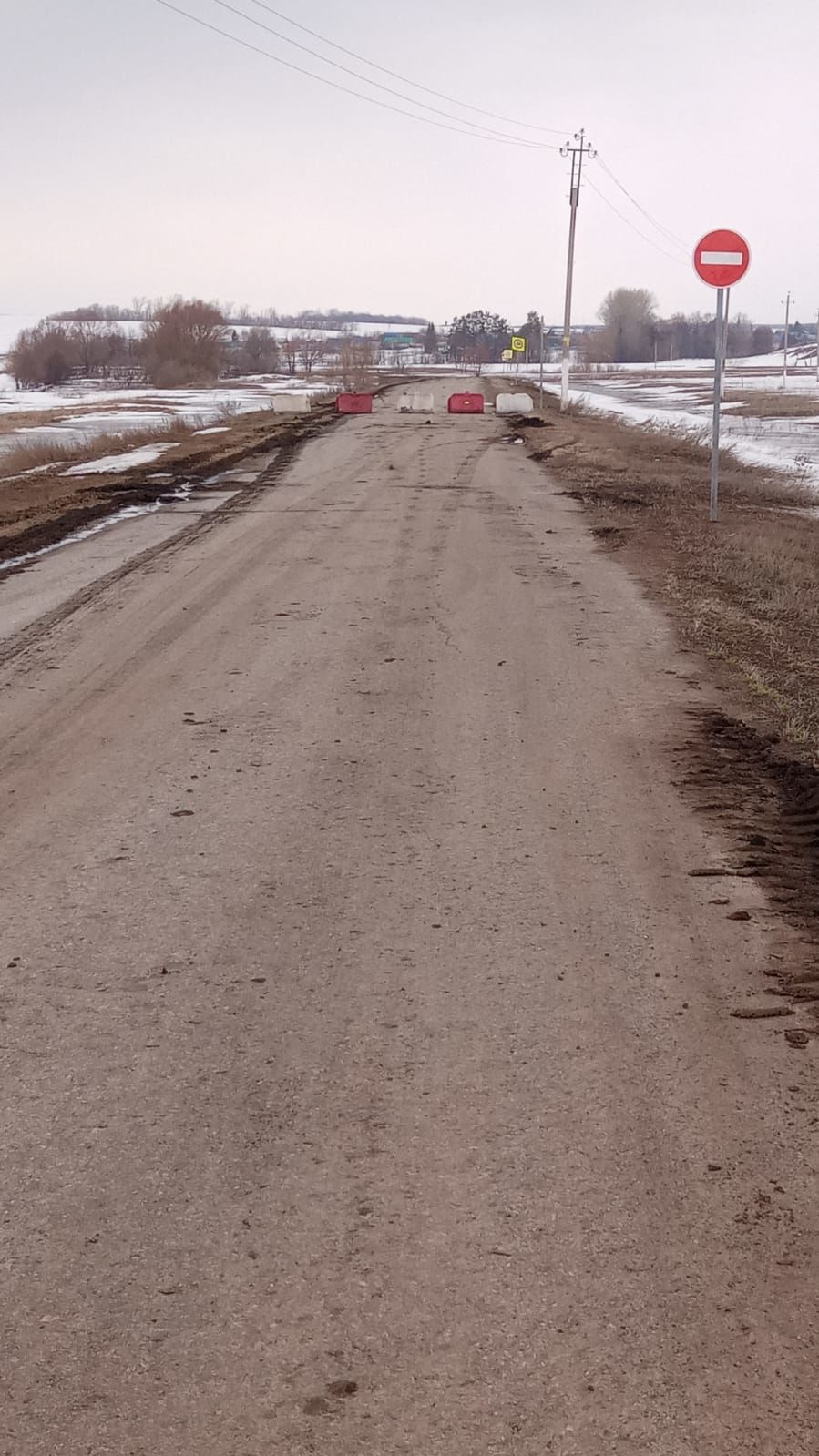 Из-за паводковых вод мост в деревне Урняк Нурлатского района оказался под водой