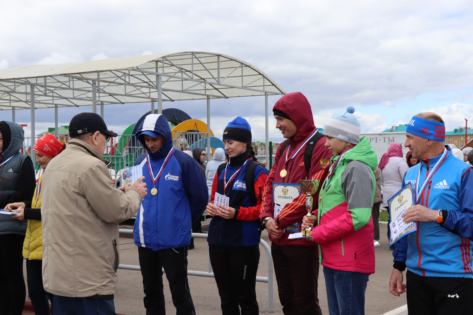 В Нурлате прошла традиционная легкоатлетическая эстафета на призы газеты «Дуслык» («Дружба», «Туслах»)