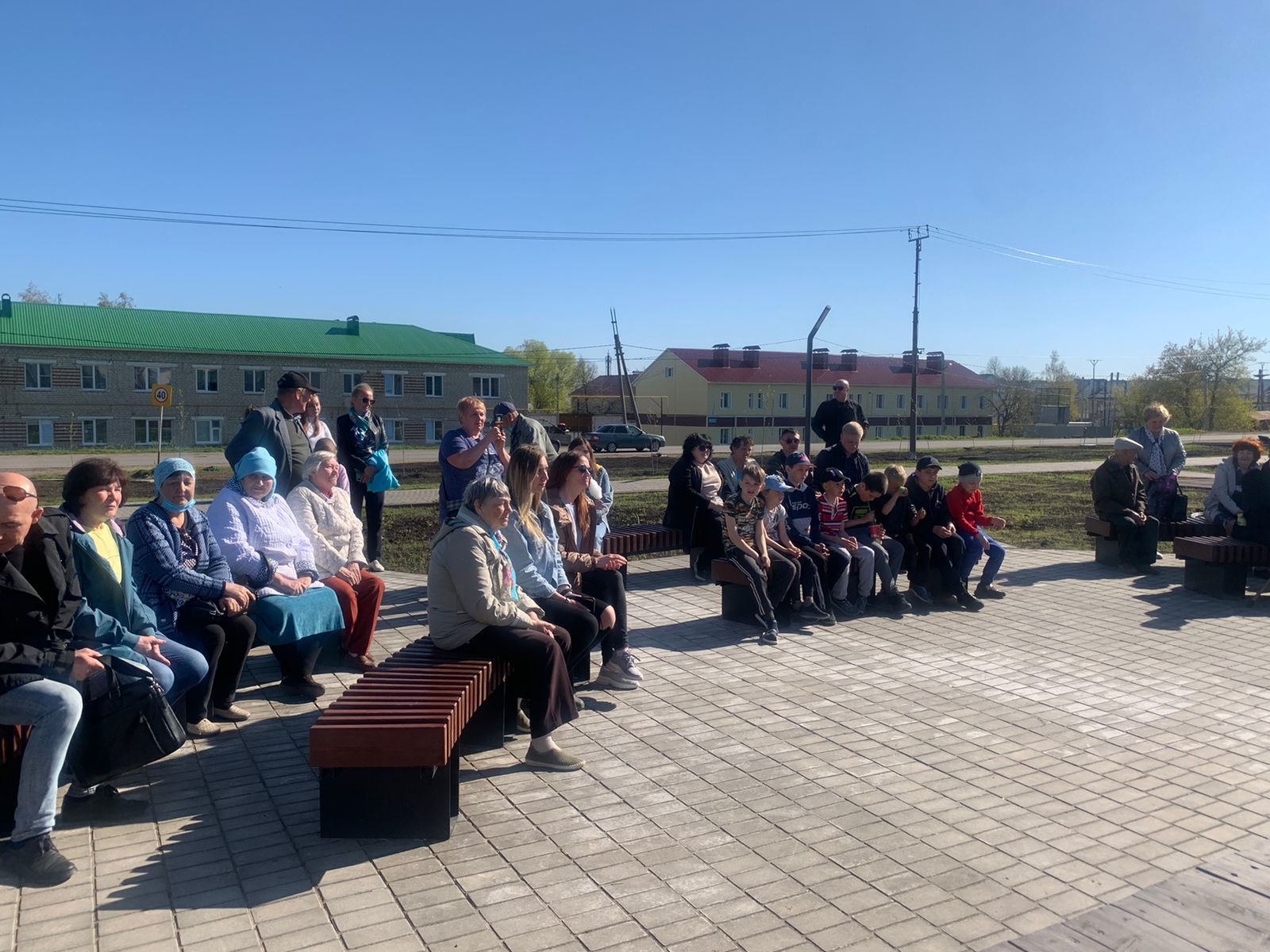 Концертную программу в сквере железнодорожников города Нурлат открыла «Катюша» 