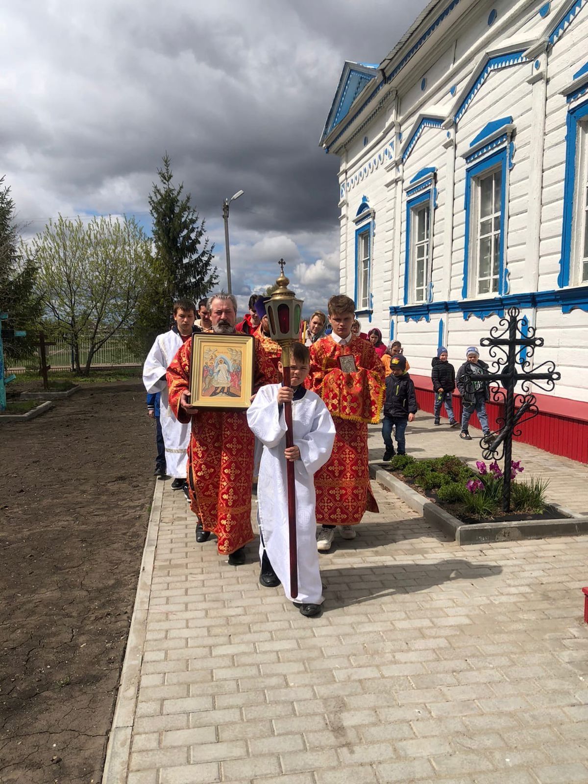 В храмах Нурлатского благочиния отметили традиционный пасхальный праздник «Красная горка»