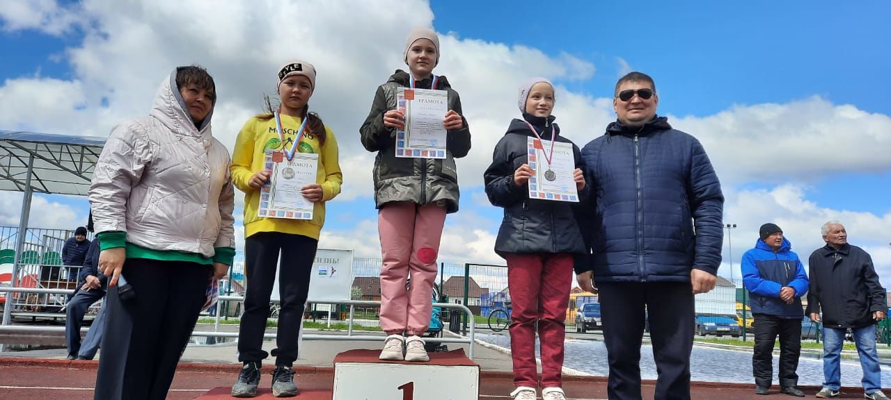 В Нурлате впервые прошли легкоатлетические соревнования "Весенние ласточки"