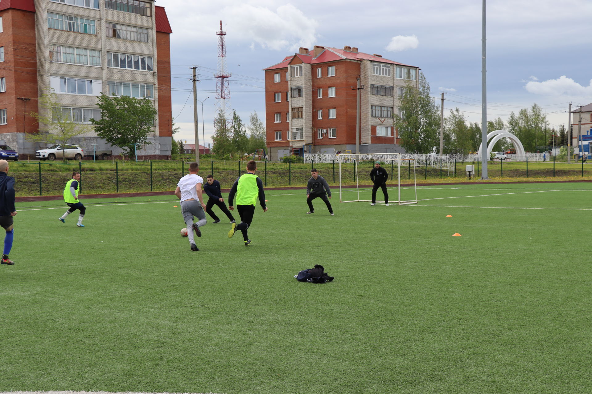 В Нурлате прошли соревнования по мини-футболу среди нефтедобытчиков
