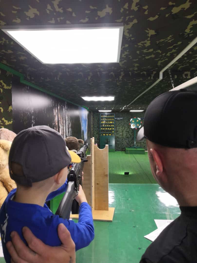 В нурлатском стрелковом тире «Снайпер» состоялся турнир среди детей, посещающих кружок «Юный снайпер»