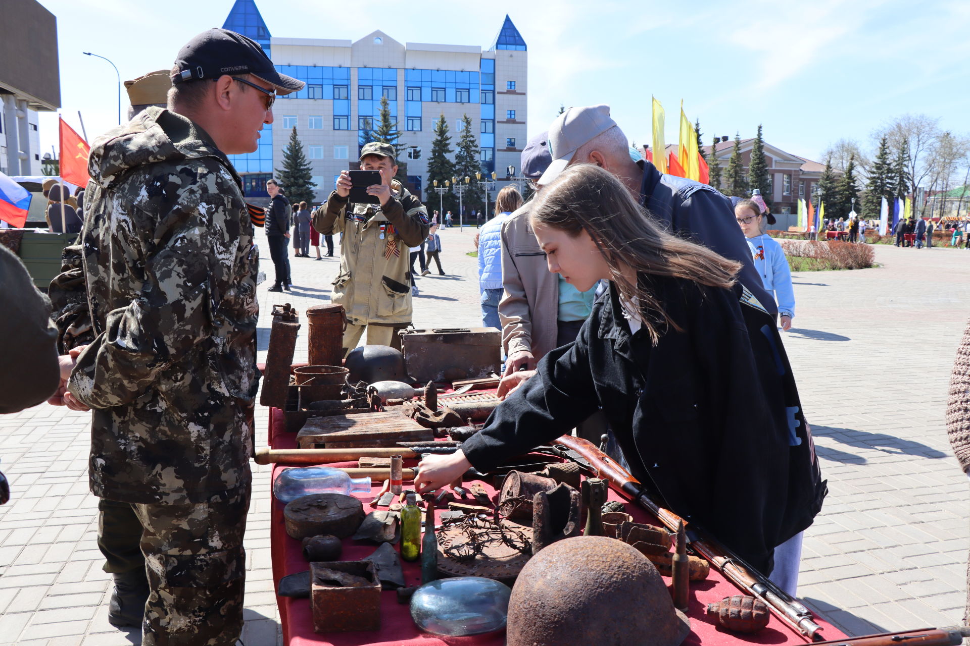 В Нурлате в День Победы солдатскую кашу варили на настоящей военно-полевой печке 