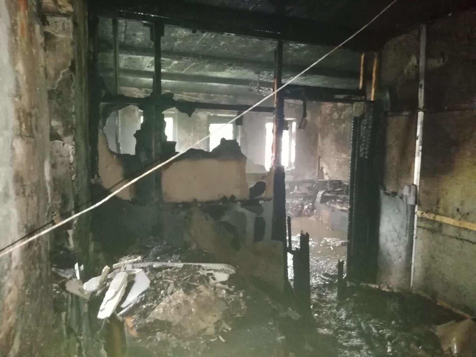 В деревне Ахметово местные жители пытались потушить огонь в доме до приезда пожарных&nbsp;