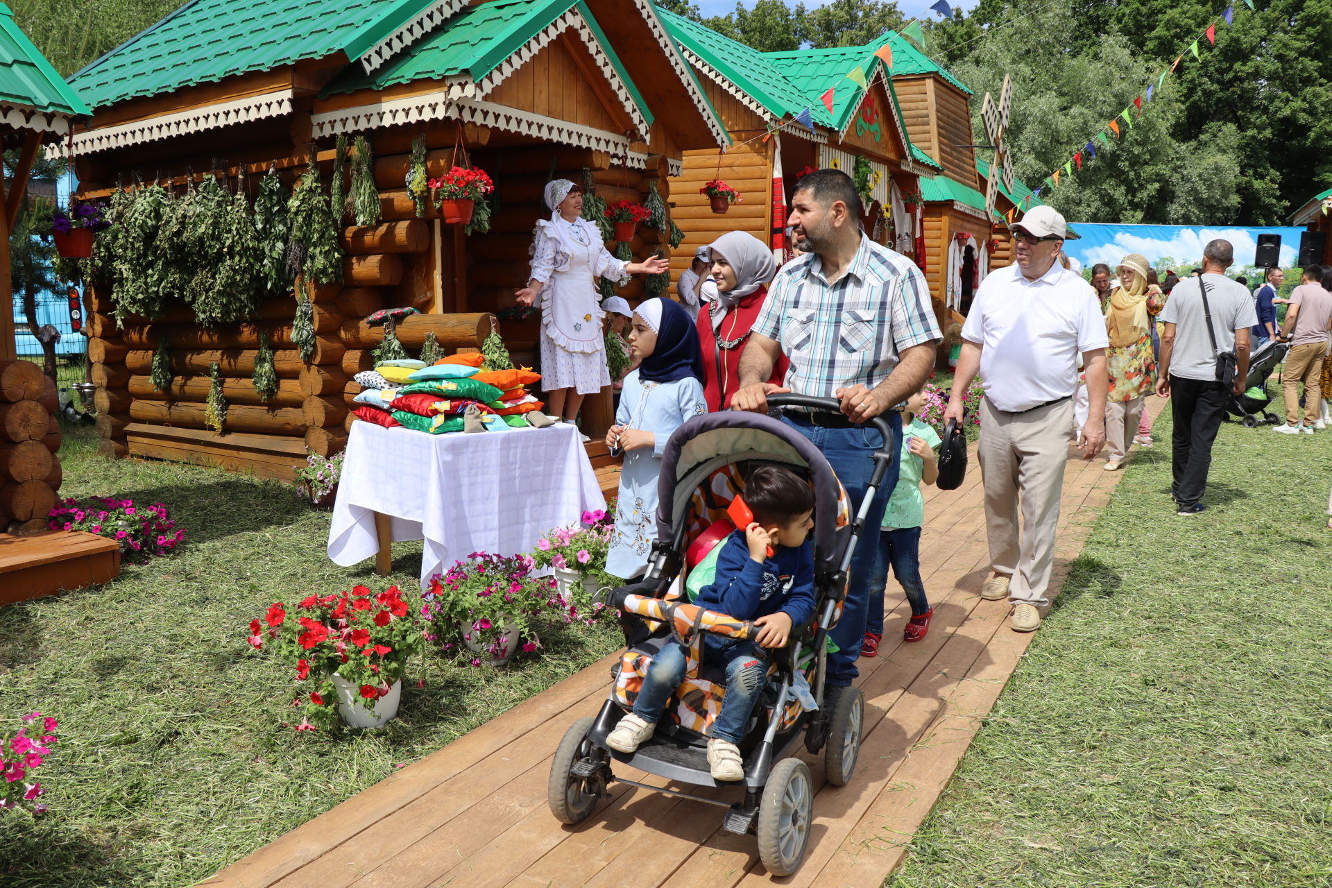 Нурлатское подворье на Казанском Сабантуе посетил Рустам Минниханов