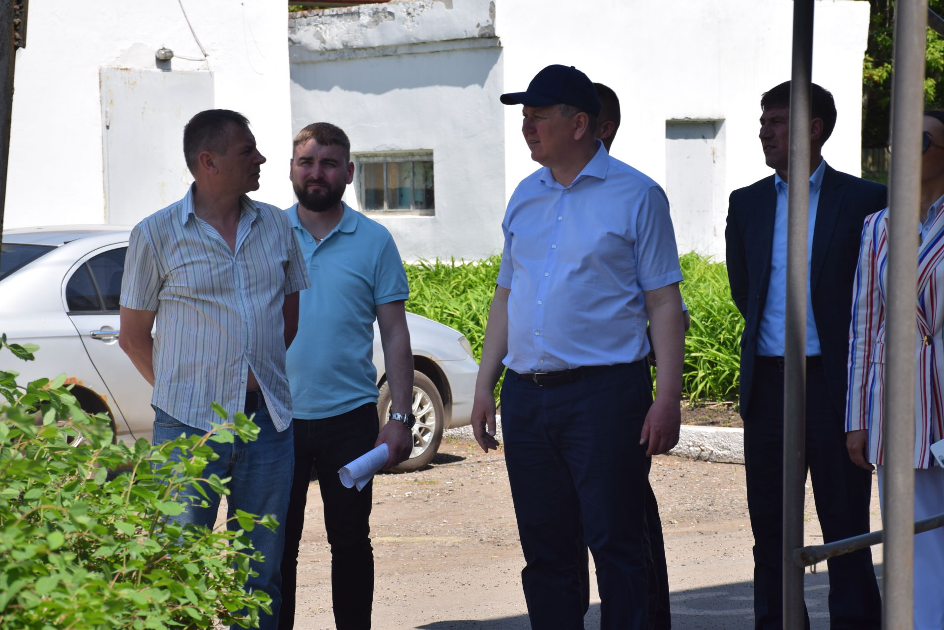 Глава Нурлатского района ознакомился с ходом капремонта городской школы №1