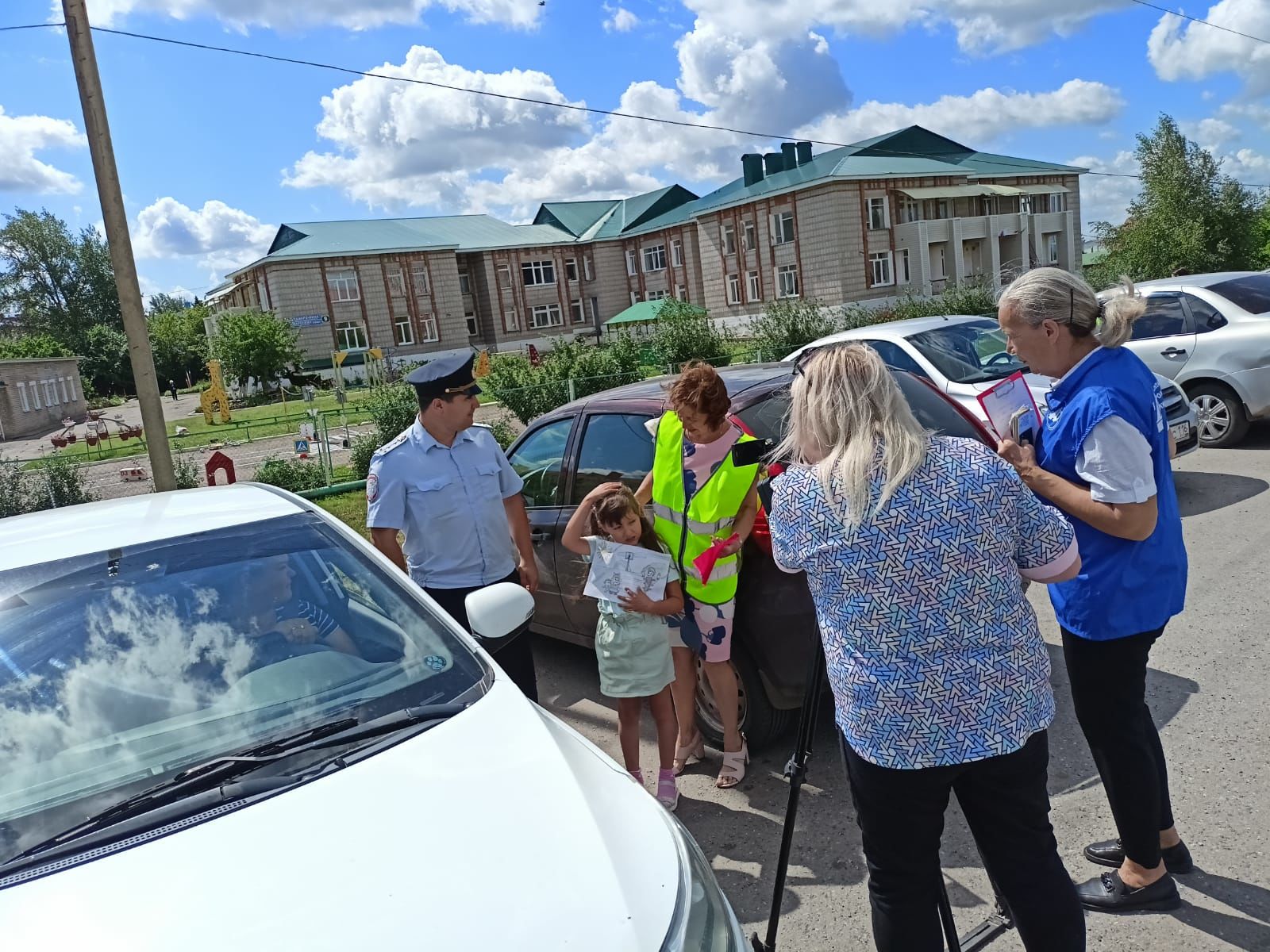 Нурлатские дошкольники изучают ПДД вместе с автоинспекторами