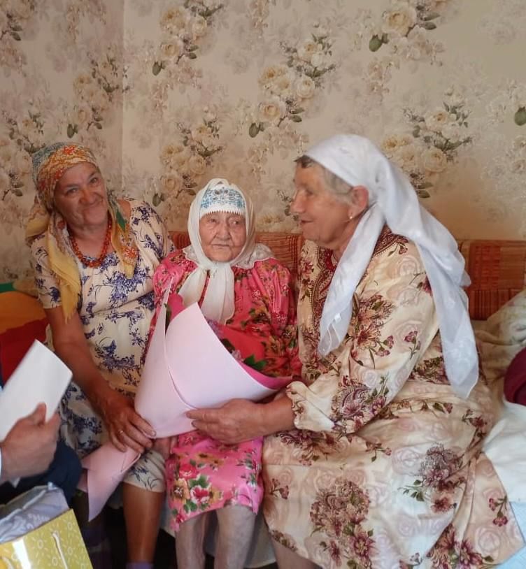 Жительнице Нурлатского района Бибигамбар Ахмадиевой исполнилось 105 лет